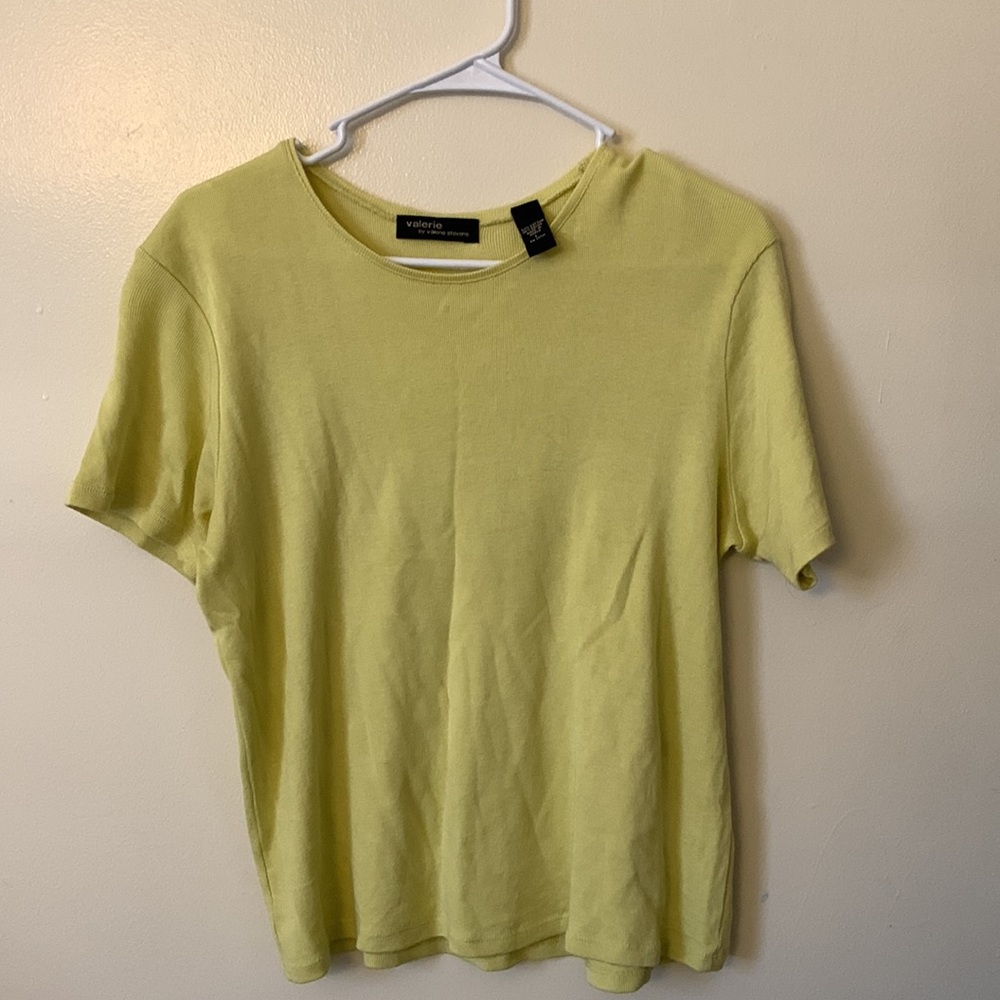 green/yellowish flowy top, size L